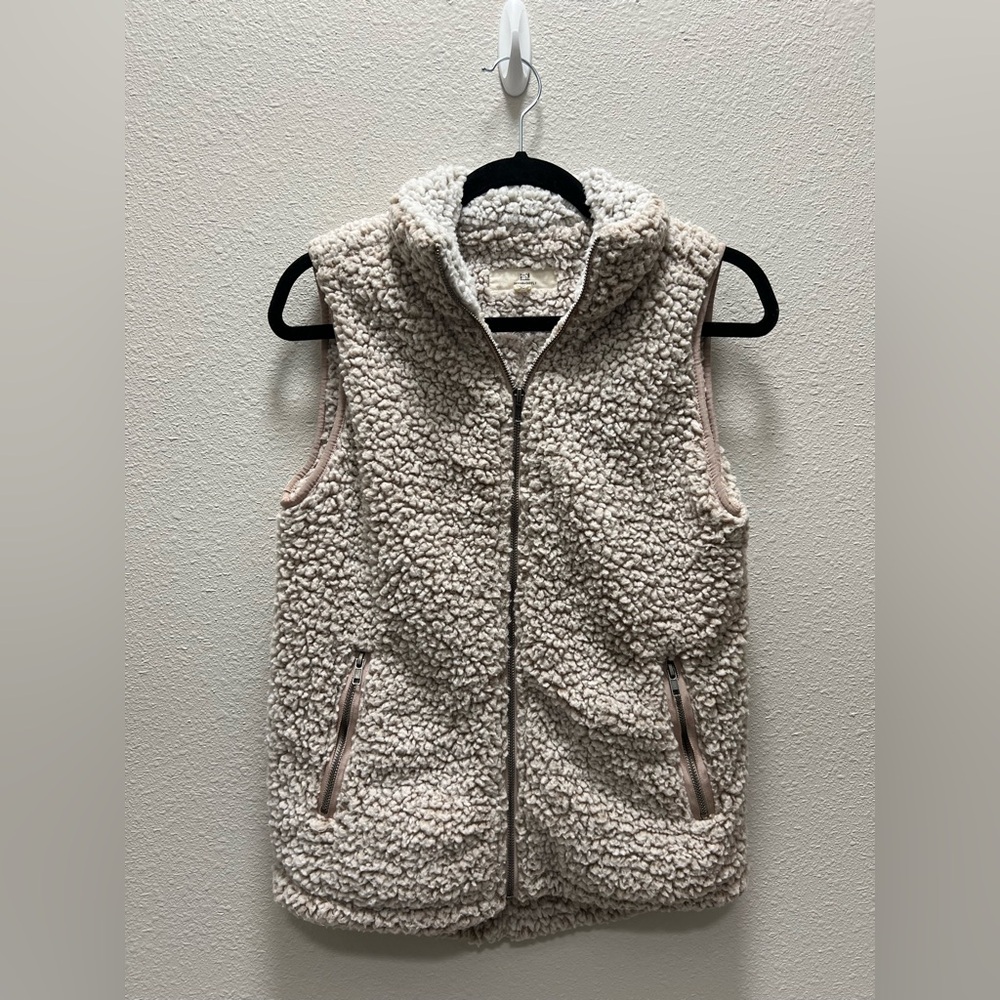 Thread and Supply Sherpa Vest